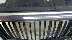 Решетка радиатора grill  со значком Volvo XC60 18-21 без камеры, песок