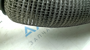Țeava de admisie cu convertorul catalitic al Audi A3 22-26 este zdrobită, plasa este ruptă