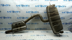 Rezonatorul țevii de eșapament cu butoi Audi A3 22-26 este zdrobit