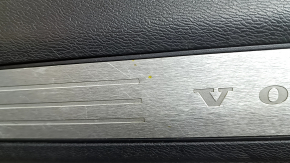 Prag ușă stânga față Volvo XC60 18-26 negru cu inserție cromată, zgârieturi, zgârieturi pe crom