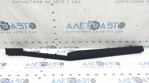 Ornament panou frontal dreapta VW Jetta 25-26 piele neagră, element de fixare rupt