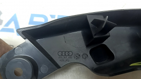 Заглушка двери треугольник внутренняя передняя левая Audi A3 22-26 черная, царапины, сломано крепление