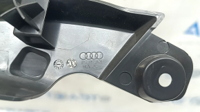Dop ușă triunghi interior față dreapta Audi A3 22-26 negru, suport defect