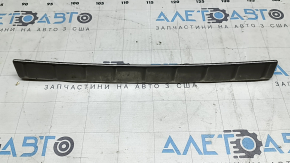 Inserție ornamentală deschidere portbagaj dreapta Volvo XC60 18-26 cromată, uzată, zgârieturi
