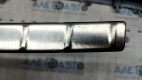 Inserție ornamentală deschidere portbagaj dreapta Volvo XC60 18-26 cromată, uzată, zgârieturi