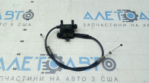 Трос открывания замка капота Audi A3 22-26 передняя часть