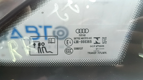 Форточка глухое стекло задняя правая Audi A3 22-26, царапины на молдинге, царапина на стекле
