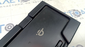 Zgârieturi la modulul de încărcare wireless Toyota Highlander 20-22