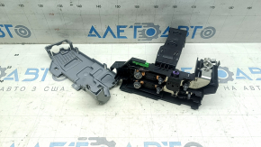 Borna pozitivă a bateriei Volvo XC60 18-21 T5, T6 completă cu clapetă de accelerație, capac spart