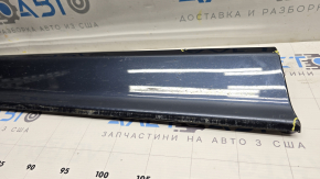 Ornament ușă stânga față inferioară Volvo XC60 18-26 cu bandă cromată, zgârieturi