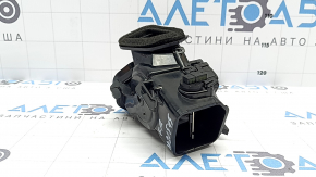 Воздуховод передней панели правый Mercedes C-class W205 15-21 с актуатором