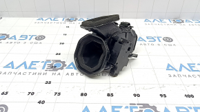 Conductă de aer stânga pentru panoul frontal Mercedes Clasa C W205 15-21 cu actuator