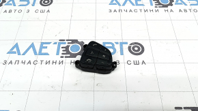 Butoanele de comandă pe volanul din dreapta la Mercedes Clasa C W205 16-18 sunt negre, stratul de protecție s-a decojit