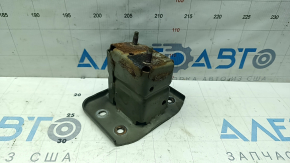 Colțul de întărire al barei de protecție spate, dreapta, Nissan Kicks 18-25, este ruginit