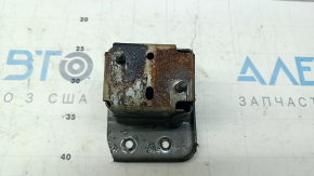 Colțul de întărire al barei de protecție spate, dreapta, Nissan Kicks 18-25, este ruginit