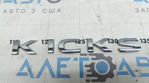 Emblemă inscripționată KICKS pe portbagaj Nissan Kicks 21-24
