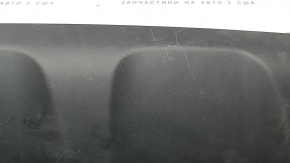 Ornament bară spate inferioară Kia Sorento 19-20 structură, neagră, crăpături, elemente de fixare rupte, zgârieturi