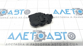 Actuatorul motorului care acționează ventilatorul de încălzire pentru Porsche Macan 15-