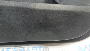 Ornament ușă, placă stânga față, Kia Sorento 19-20, negru cu inserție din plastic bej, cotieră, piele bej, mulaj, lemn închis, lucios, zgârieturi