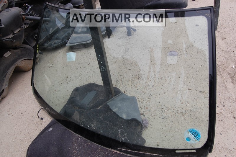 Лобовое стекло Lexus IS200 IS300 99-05 с подогревом pilkington