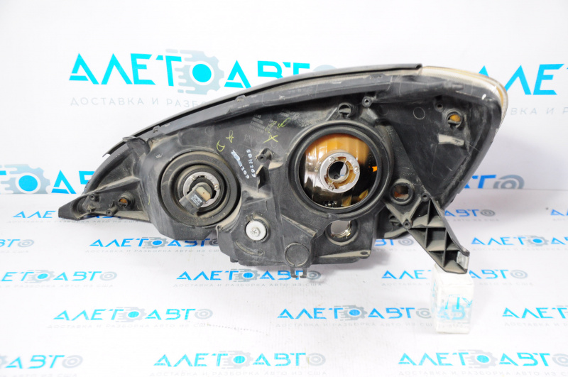Фара передняя правая Toyota Sienna 04-06 галоген, под полировку, без крышки