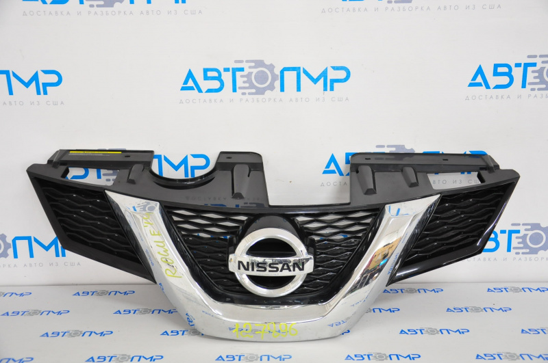 Решетка радиатора grill Nissan Rogue 14-15 без камеры с эмблемой