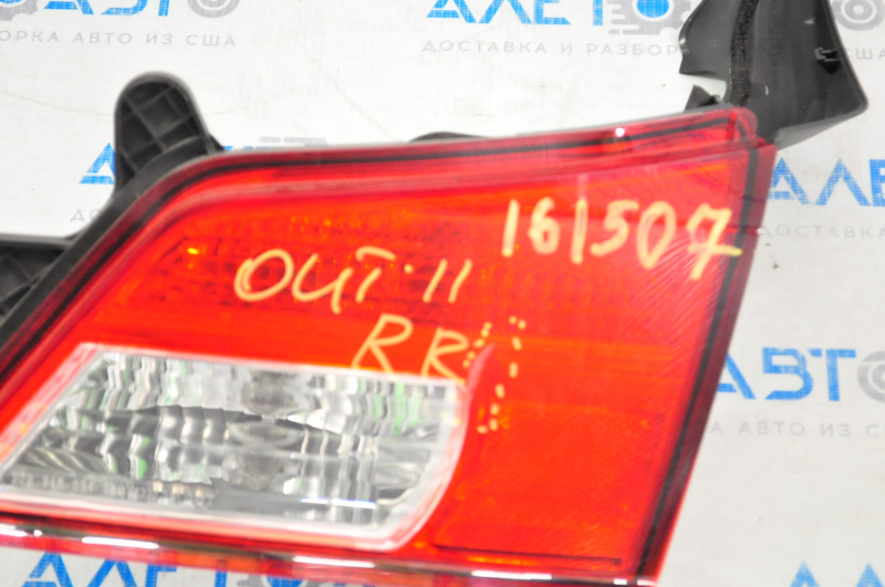 Фонарь внутренний крышка багажника правый Subaru Outback 10-14 трещина