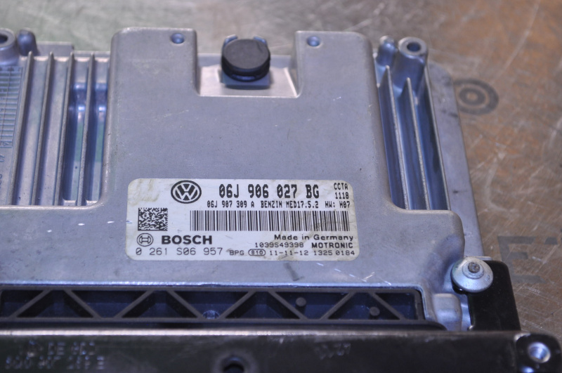 Блок ECU компьютер двигателя VW Tiguan 12-13 FWD