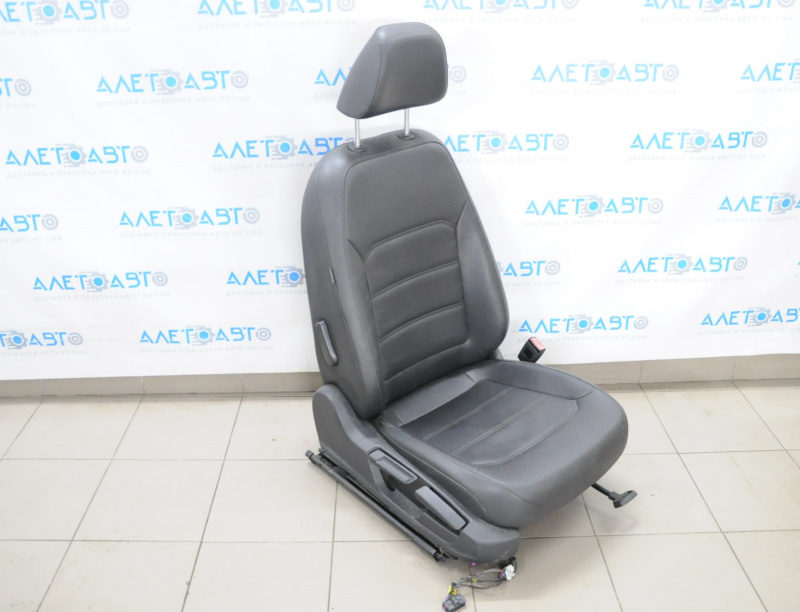 Пассажирское сидение VW Passat b7 12-15 USA без airbag, механич, кожа черн