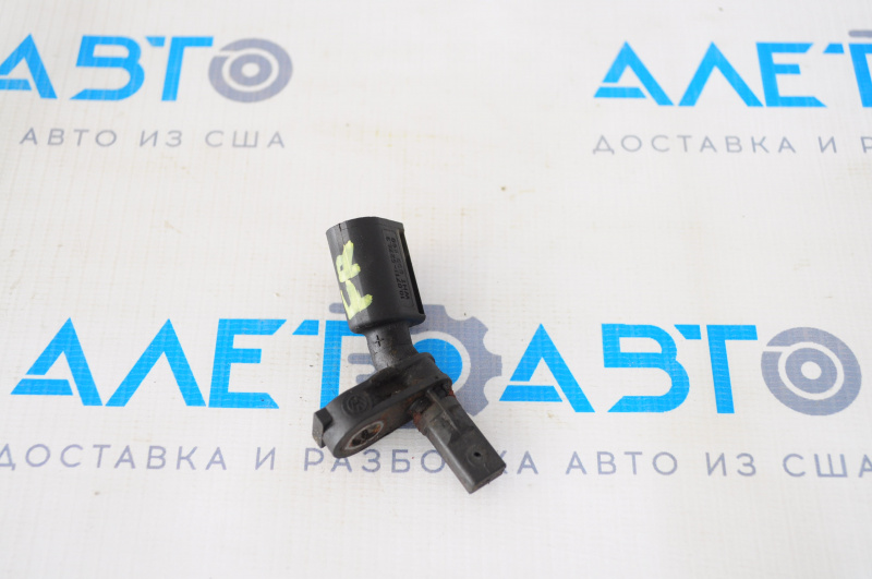 Датчик ABS передний правый VW Golf 15-21