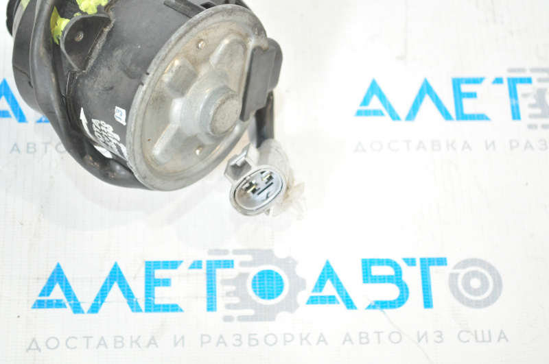 Мотор вентилятора охлаждения правый Toyota Camry v55 15-17 2.5 usa
