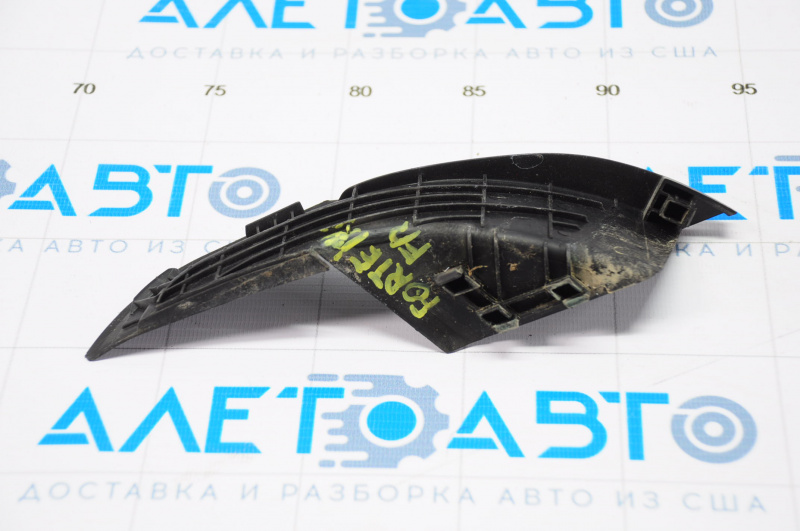 Уплотнитель решетки дворников правый Kia Forte 4d 14-18