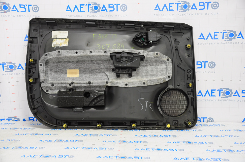 Обшивка двери карточка передняя правая Fiat 500 12-17 черн с черн вставкой ткань, царапины