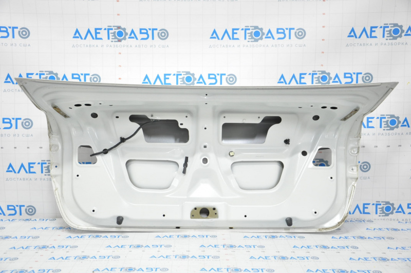 Крышка багажника Subaru Impreza 17-23 GK белый K1X, тычка