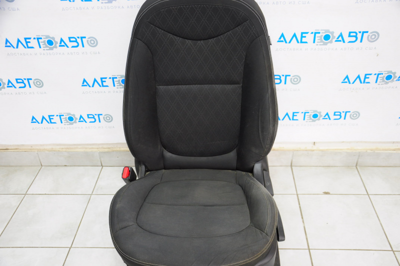 Водительское сидение Kia Soul 14-16 дорест без airbag, механич, ткань черн