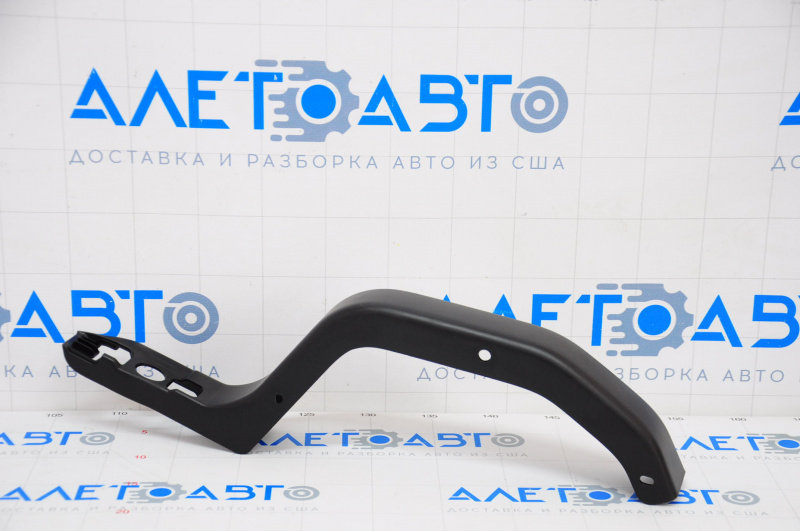 Накладка петли крышки багажника левая Mazda 3 14-18 BM