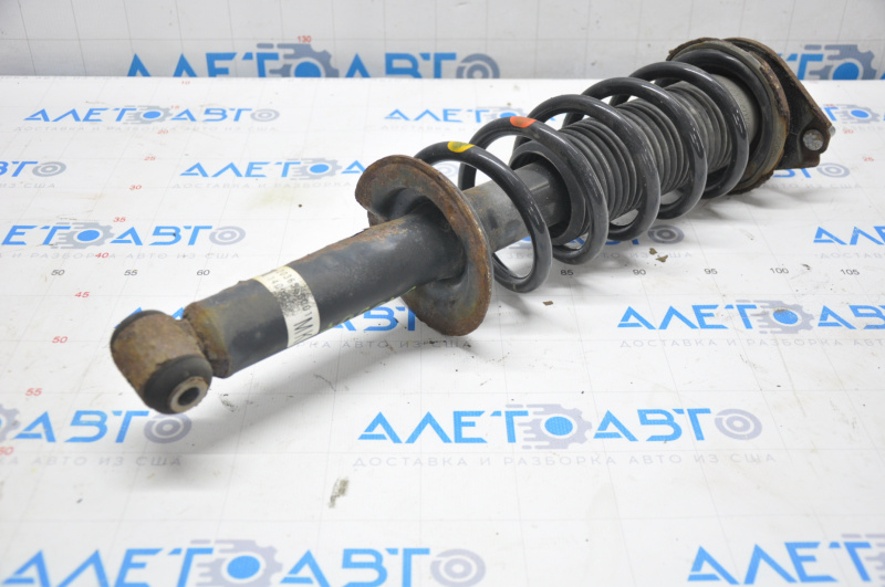 Стойка амортизатора в сборе задняя правая Subaru Forester 14-18 SJ 2.5 ржавая