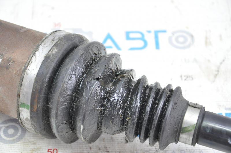 Привод полуось передняя левая VW Passat b8 16-19 USA 1.8T, 2.0T порван пыльник внутренней гранаты