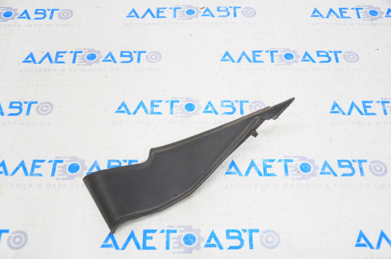 Уплотнитель решетки дворников правый Nissan Altima 19-24
