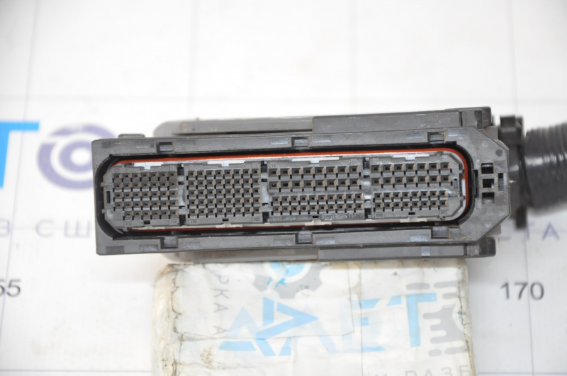 Фишка на блок ECU компьютер двигателя Mazda 6 14-21 2.5 большая