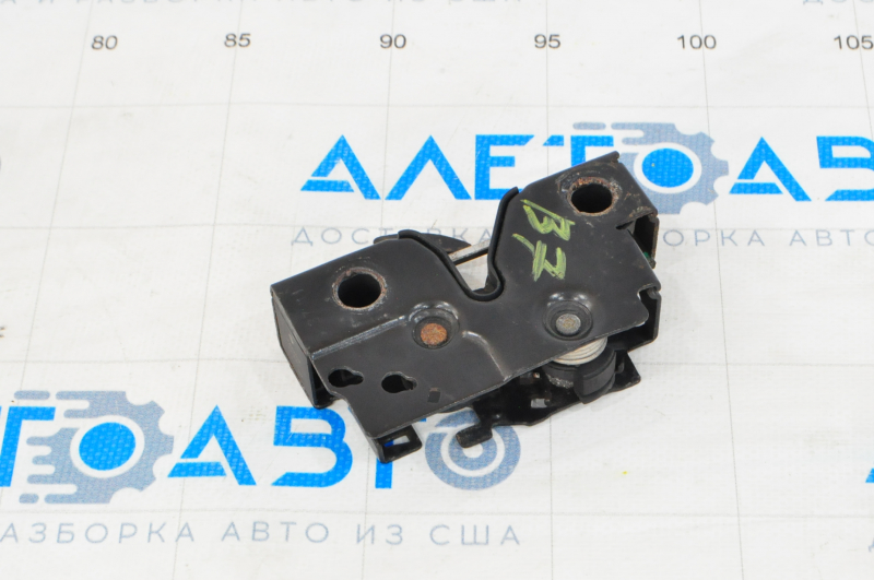 Замок капота VW Passat b7 12-15 USA ржавый