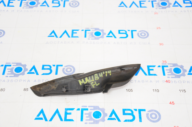 Уплотнитель решетки дворников левый Chevrolet Malibu 13-15