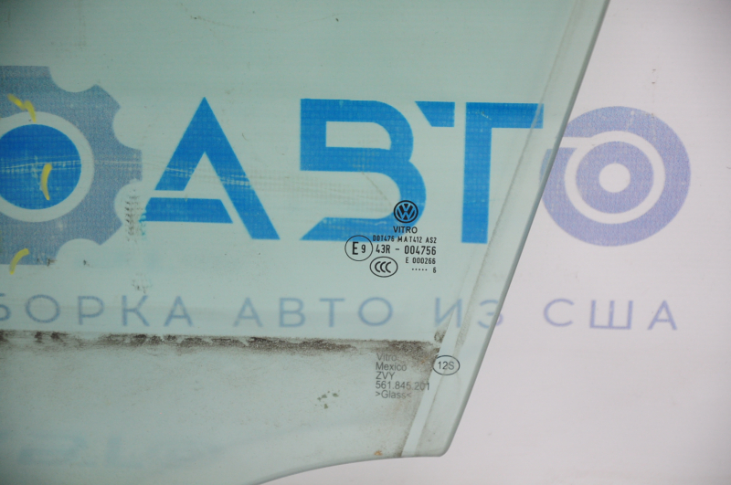 Стекло двери передней левой VW Passat b8 16-19 USA царапины