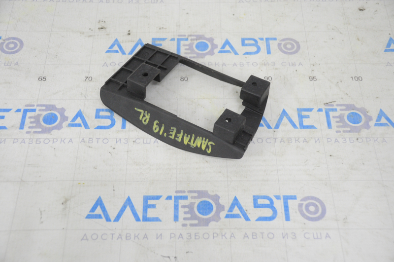 Крепление датчика слепых зон BSM заднее левое Hyundai Santa FE 19-19 пластик