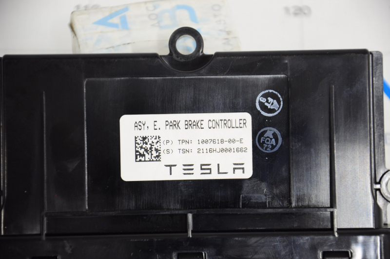 Блок контроля стояночного тормоза Tesla Model X 16-21