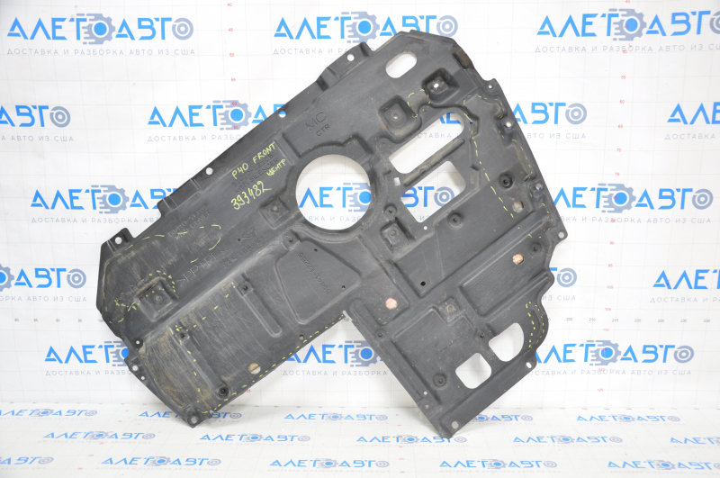 Защита двигателя центральная Toyota Prius V 12-17 нет фрагмента, надрывы, запилена