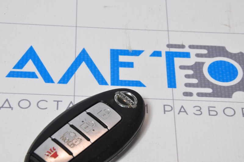Ключ smart key на 4 кнопки Nissan Leaf 13-17 полез хром