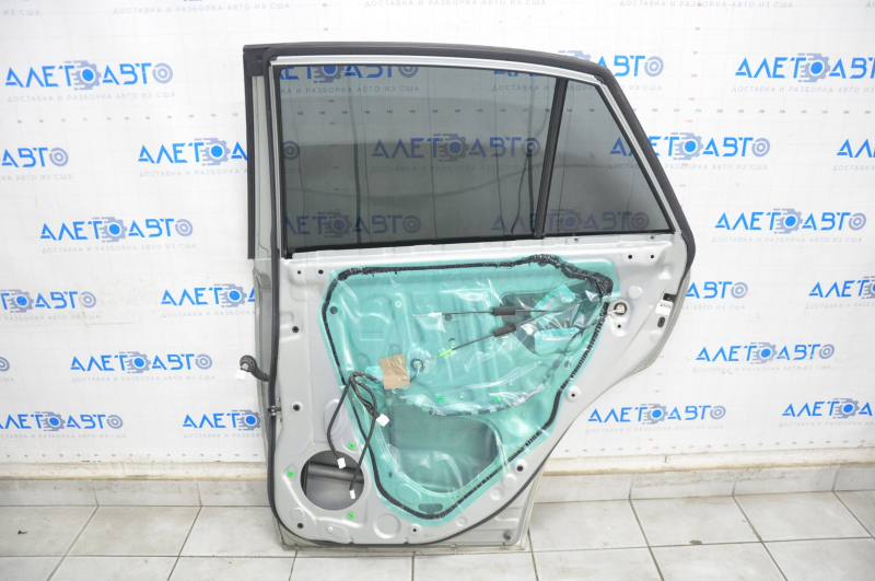 Дверь в сборе задняя правая Lexus RX400h 04-09 hybrid, серебро 6T1, тычки