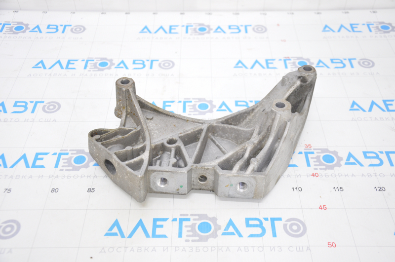 Кронштейн подушки двигателя правый Audi A3 8V 15-20 4d, 1.8T, 2.0T