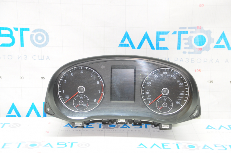 Щиток приборов VW Passat b7 12-14 USA царапины